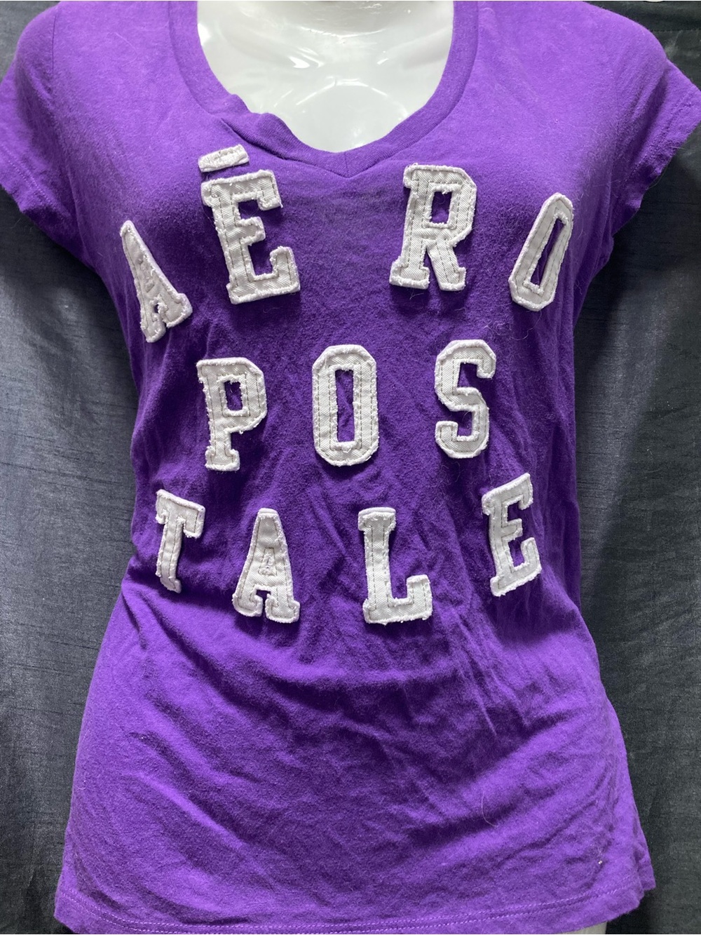 Aeropostale Purple Logo Appliqué V-Neck T-Shirt Size L Y2K